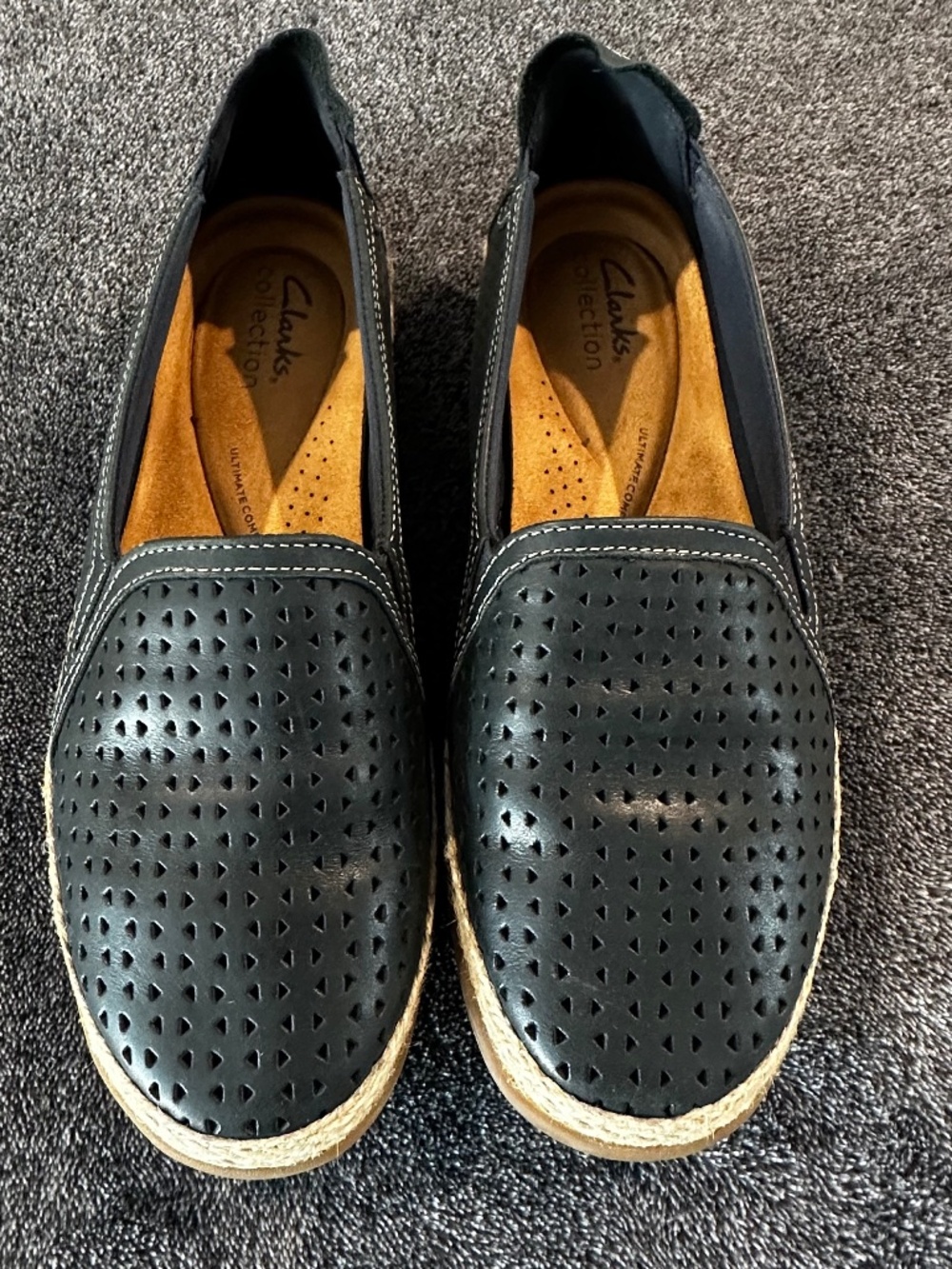 Clark's navy comfort loafers size 8